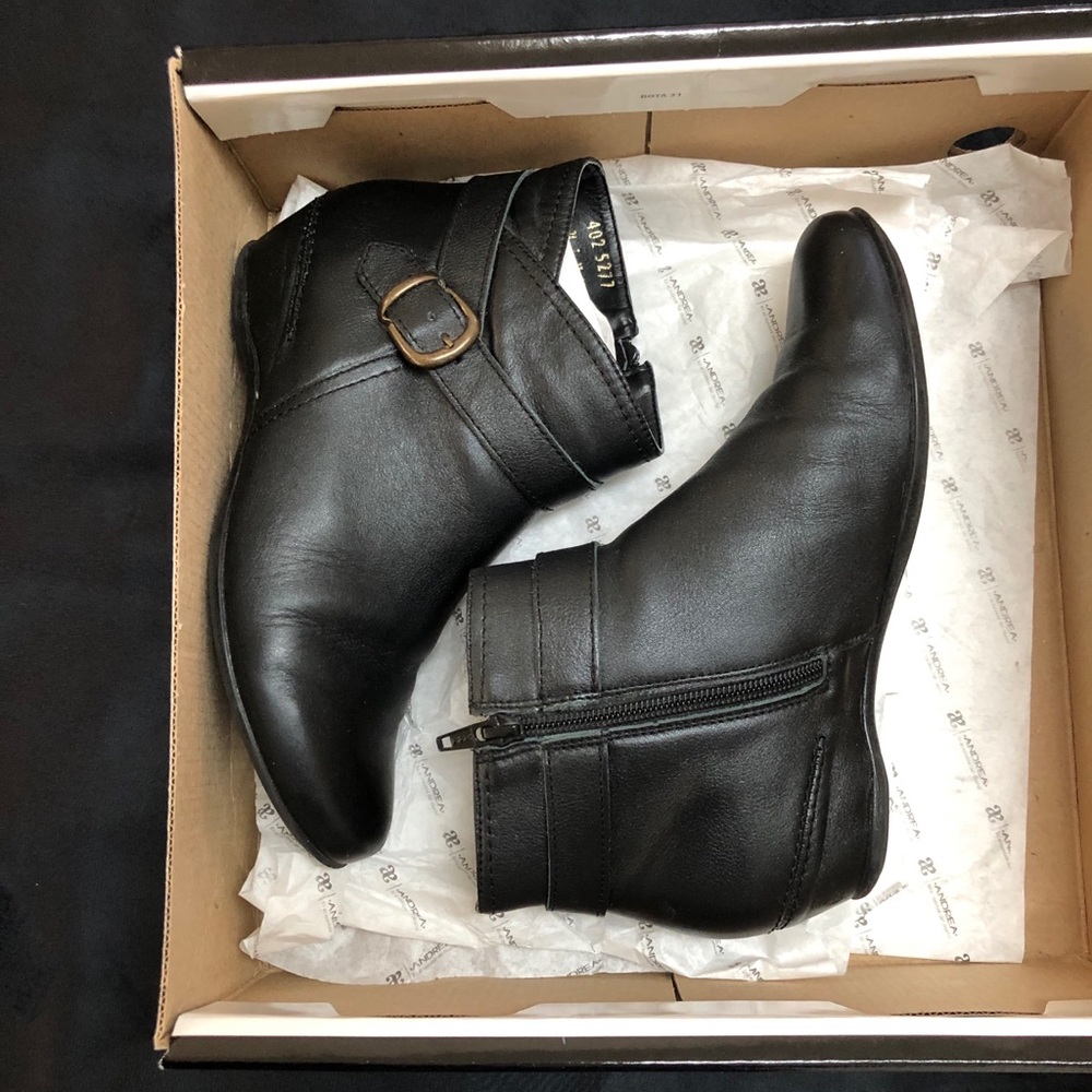 Andrea Boots